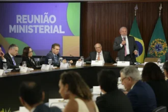 Contra veto às bets, presidentes de clubes procuram ministros de Lula