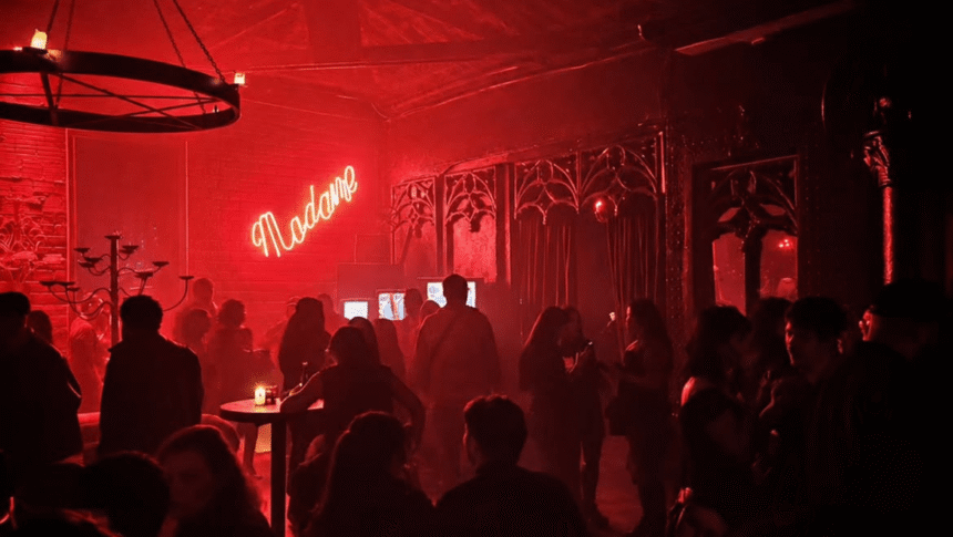 Fachada da boate Madame Satã em São Paulo