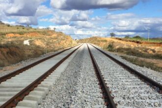 Trecho de obras ferroviárias da Ferrovia de Integração Oeste-Leste na Bahia