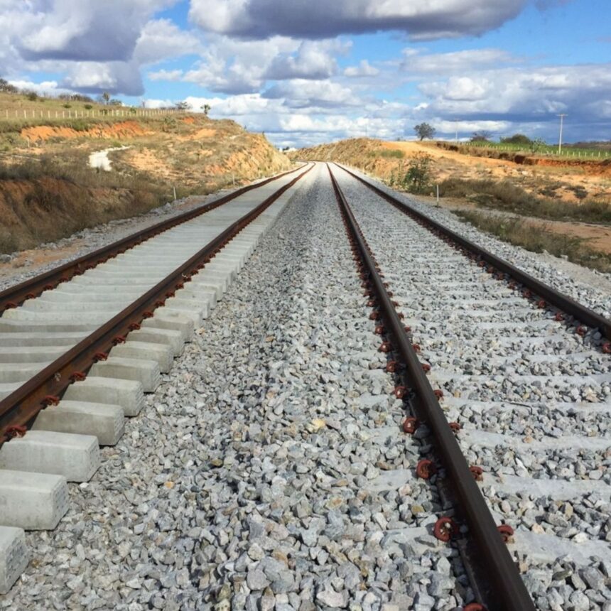 Trecho de obras ferroviárias da Ferrovia de Integração Oeste-Leste na Bahia