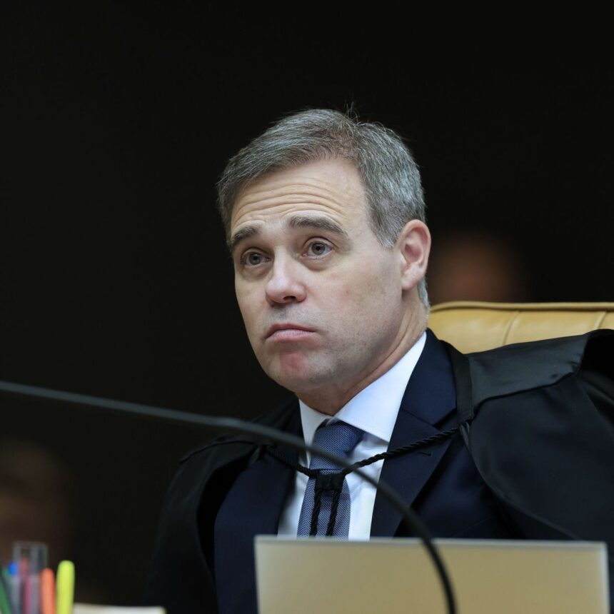 STF analisa relatório da PF em meio a alegações de monitoramento
