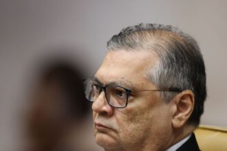 Dino pede rito geral no STF para análise de caso Moraes