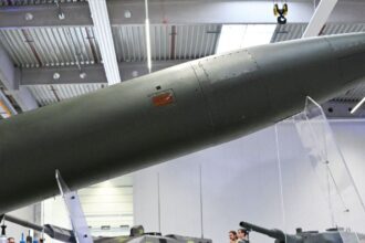 ATACMS (Sistema de Mísseis Táticos do Exército) dos Estados Unidos é exibido na Alemanha