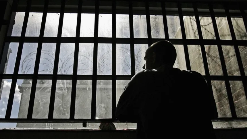 Vista aérea de complexo penitenciário no Rio de Janeiro