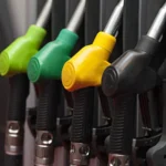 Posto de combustíveis em área urbana no Brasil