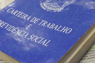 Bandeira do Brasil e símbolos institucionais