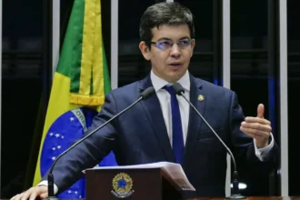 Senador Randolfe Rodrigues no Senado