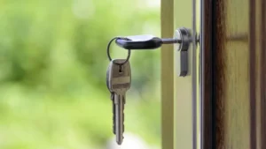 Fachada de prédio residencial em área urbana