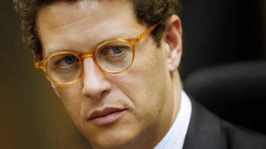 Ricardo Salles ao lado do governador Tarcísio de Freitas em São Paulo