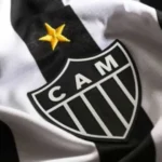 Bandeira do estado de Minas Gerais em evento oficial