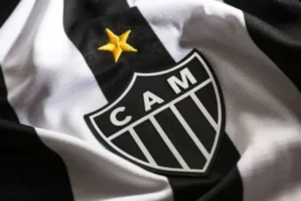 Bandeira do estado de Minas Gerais em evento oficial
