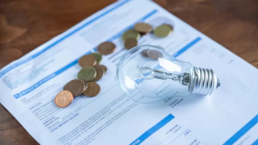 Conta de luz em residência brasileira