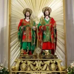 Imagem de São Cosme e Damião em celebração tradicional
