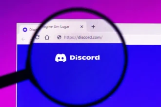 Interface do aplicativo Discord em tela de dispositivo