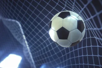 Jogadores disputam bola em partida oficial do Campeonato Brasileiro