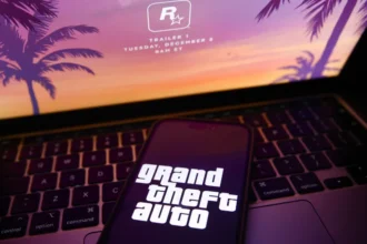 Capa ilustrativa de jogo eletrônico com ambientação urbana inspirada na Flórida.