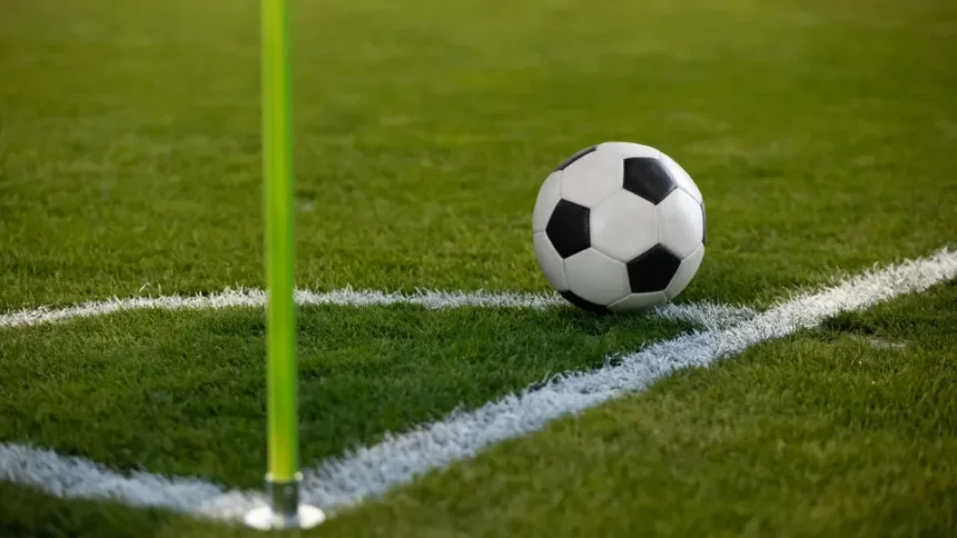 Jogadoras de futebol feminino em partida oficial