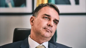 Senador Flávio Bolsonaro em ato político