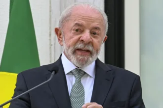 Presidente Luiz Inácio Lula da Silva participando de podcast