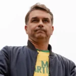 Flávio Bolsonaro cria rede de fiscais para acompanhar eleição