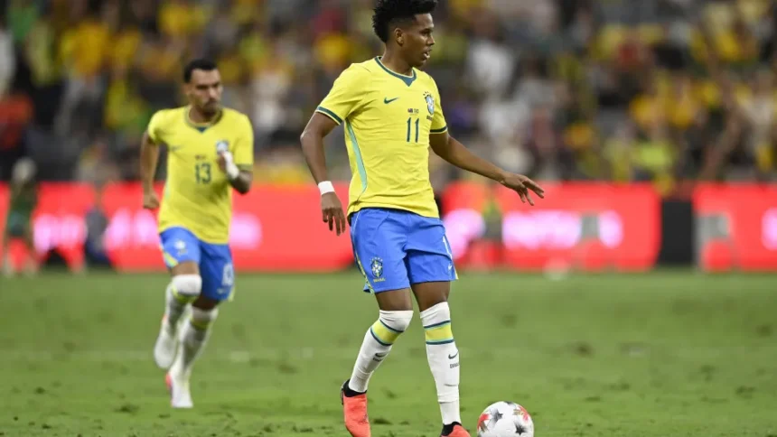 Jogadores da Seleção Brasileira em partida amistosa