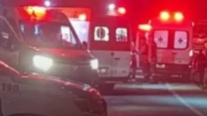 Resgate após tombamento de ônibus na rodovia