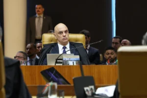 Moraes se declara impedido para relatar ação que envolve a própria esposa