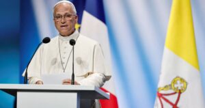 Papa Leão 14 durante visita à França