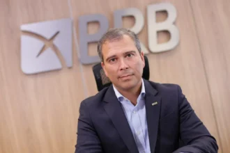 BRB bloqueia bens de ex-presidente, mas encontra contas vazias