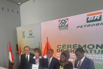 Plataforma offshore em águas da Costa do Marfim