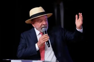 Imagem editorial de Luiz Inácio Lula da Silva relacionada à campanha eleitoral