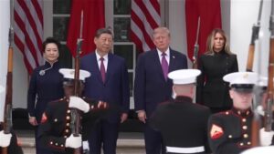 Presidente dos EUA, Donald Trump, ao lado do presidente da China, Xi Jinping 23 de setembro de 2026 REUTERS/Kevin Lamarque