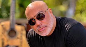 Cantor teve trabalhos antes de conseguir se sustentar com a música
