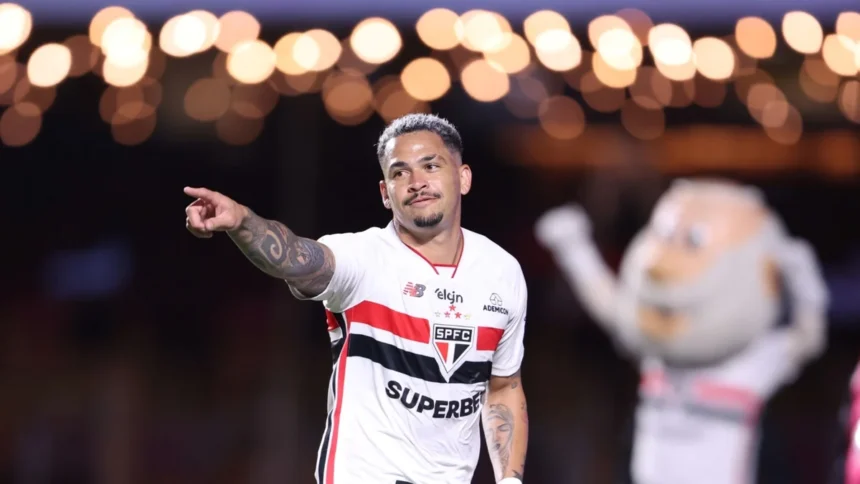 Luciano desabafa após eliminação do São Paulo: "Nunca recebi em dia"