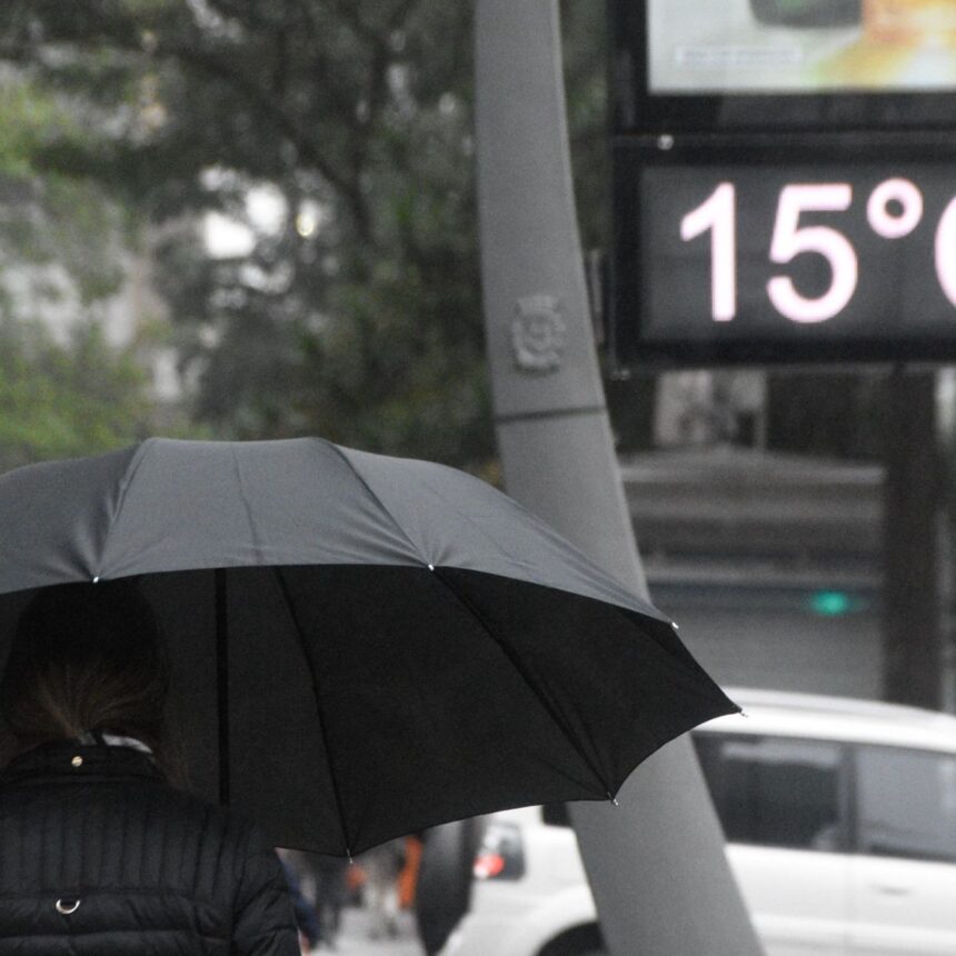 Nuvens de tempestade associadas a frente fria no Brasil