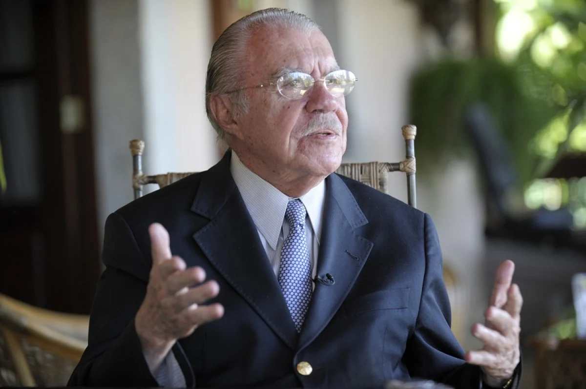 José Sarney declarou apoio à candidatura de Aécio Neves ao Senado