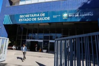Medicamento teduglutida prescrito para tratamento de Lara Emanuelly