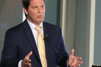 O secretário especial da Cultura, Mario Frias, participa do programa Sem Censura, na TV Brasil