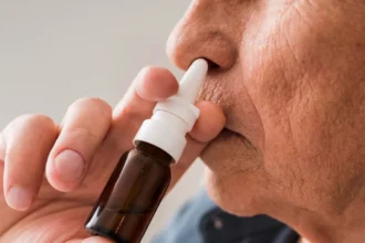 Spray nasal feito de placenta humana reduz efeitos de Alzheimer em animais