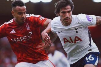 Tottenham e Nottingham Forest em partida da Premier League