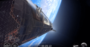 Nave Starship da SpaceX durante teste de lançamento