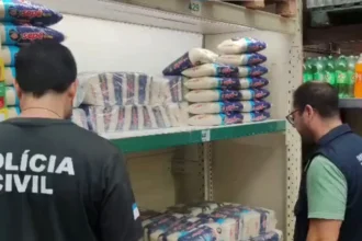 Fiscalização recolhe 9 toneladas de comida após encontrar fezes em mercado