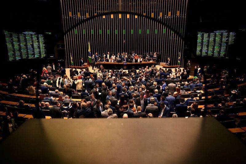 Urna eletrônica em seção de votação durante as eleições
