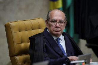 Gilmar Mendes e André Mendonça trocam críticas no STF