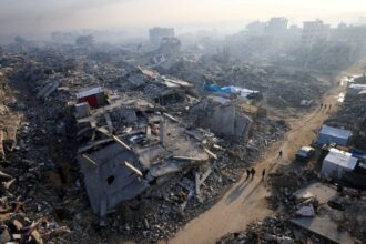 Vista geral de construções destruídas na Faixa de Gaza.