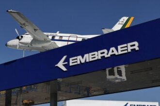 Embraer tem rating elevado pela Fitch para BBB