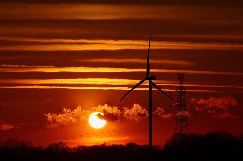 Energia eólica e solar em pauta sobre cortes de geração
