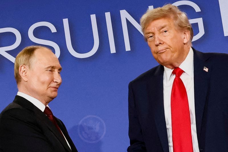 Guerra na Ucrânia em discussão entre Trump e Putin