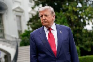 Presidente dos EUA, Donald Trump, fala com repórteres na Casa Branca