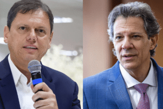 Governador Tarcísio de Freitas em evento oficial